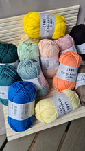 Cargar imagen en el visor de la galería, HANDARBEITSGARN  Lang yarns